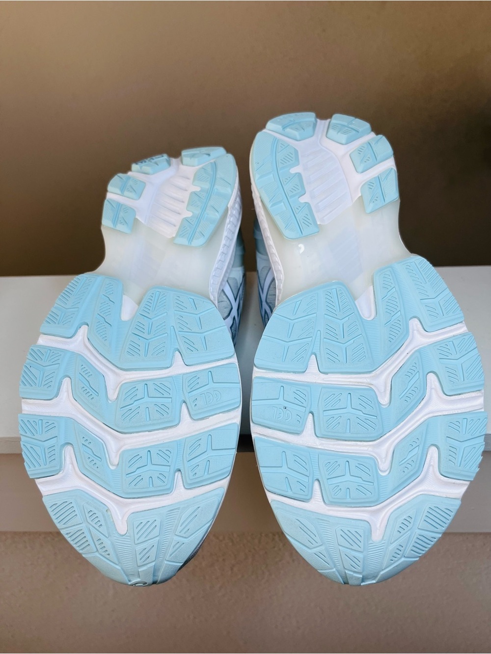 ASICS Women's size 9 Pale Blue & White Running Sneakers Dynamic Duomax Flytefoam - Picture 8 of 11